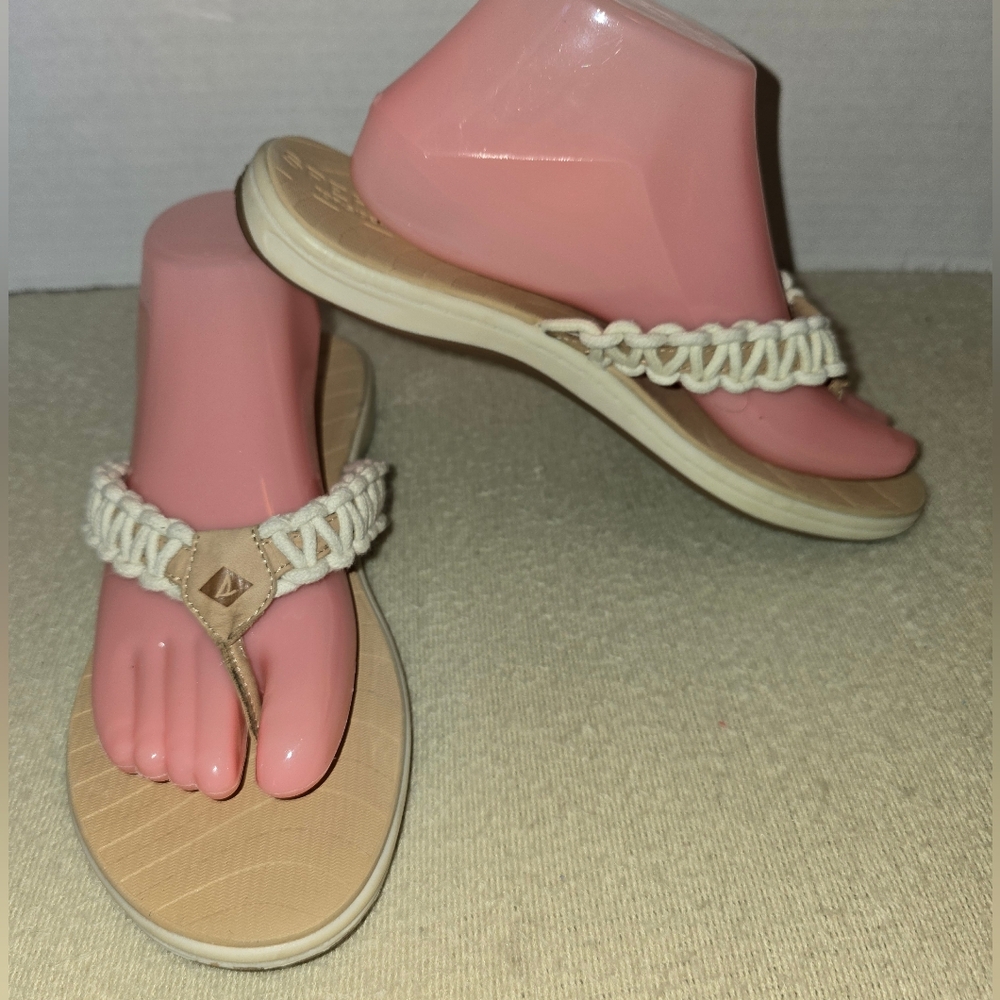 Sperry Women's Seabrook Thong Sandals  size 9 - White